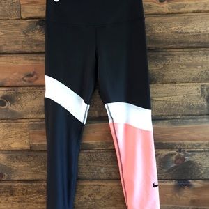 Nike Dry-Fit Capri Leggings